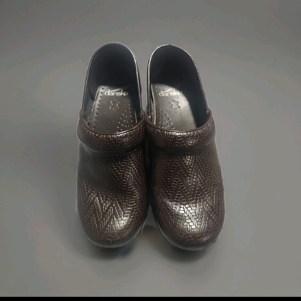Dansko Professional Brown Woven Leather Clogs Sz 37 Nurse Care Giver  Nursing